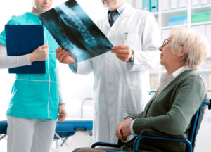 Lee más sobre el artículo ¿Se puede evitar la osteoporosis?